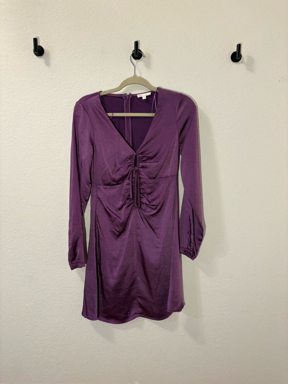 Gianni Bini purple keyhole front ruched satin dress
